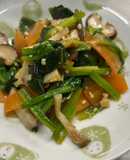 ほうれん草と残り野菜の炒めもの