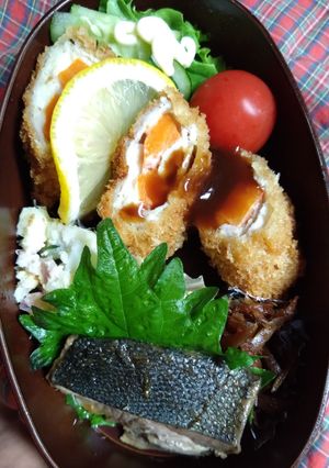 本日のお弁当♪8/30人参の肉巻き-レシピのメイン写真
