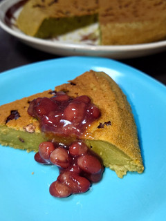 抹茶炊飯器ケーキに小豆いれちゃいました-レシピのメイン写真