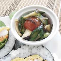 รูปของ ♦野菜たべよう♦彩り夏野菜の昆布和え
