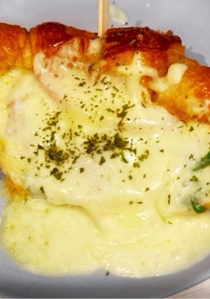 簡単・クロワッサンが飽きたらチーズ乗せて-レシピのメイン写真