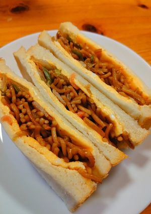 オム焼きそばサンド-レシピのメイン写真