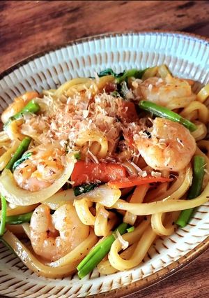 エビと空芯菜のxo醤焼きうどん-レシピのメイン写真