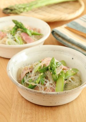 彩り副菜♪アスパラガスとハムの春雨サラダ-レシピのメイン写真