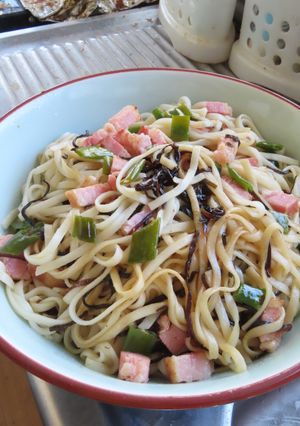ベーコンと青唐辛子の炒めうどん塩昆布・魚醤風味-レシピのメイン写真