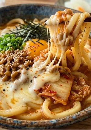 レンジで一発！とろ〜りチーズの納豆キムチうどん-レシピのメイン写真