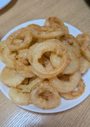 甘くてサクサク！揚げ焼きでオニオンリング-レシピのメイン写真