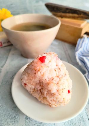 やみつき☆梅かつおおにぎり-レシピのメイン写真