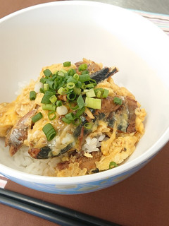 さんまかば焼き缶ののっけ丼-レシピのメイン写真