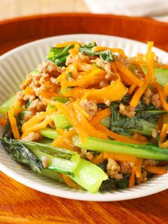ワンパン◎小松菜とにんじんの肉味噌炒め-レシピのメイン写真