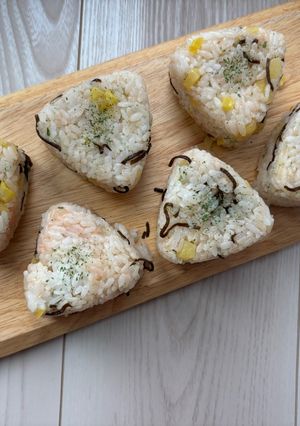 パスタソース活用♫塩昆布と明太のおにぎり-レシピのメイン写真