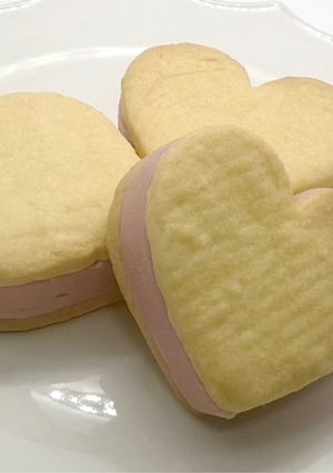 ガナッシュサンドクッキー★いちごチョコ-レシピのメイン写真