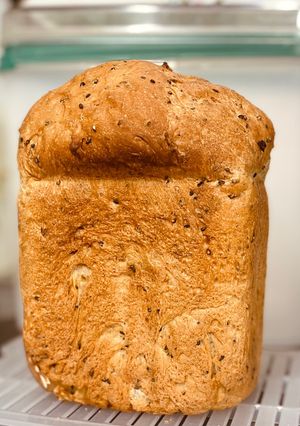 アーモンドフィッシュの黒ゴマ食パン🍞-レシピのメイン写真