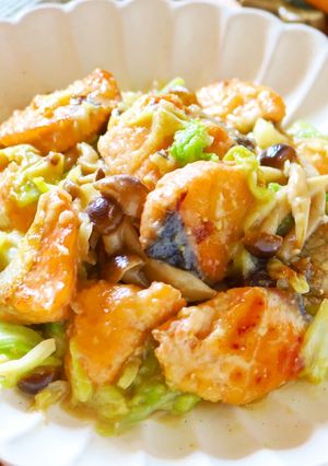 鮭とキャベツのにんにく味噌バター炒め-レシピのメイン写真