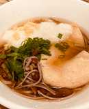 きつねとなめことゆず胡椒入り年越し蕎麦