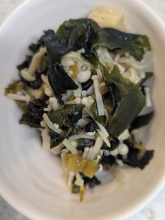 野沢菜とえのき、ワカメの和え物-レシピのメイン写真
