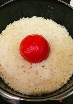丸ごとトマトの炊き込みピラフ-レシピのメイン写真