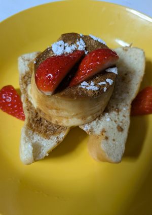 いちごとプリンのせ食パン-レシピのメイン写真