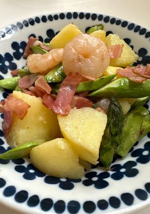 えびと新じゃがとアスパラのアヒージョ風-レシピのメイン写真