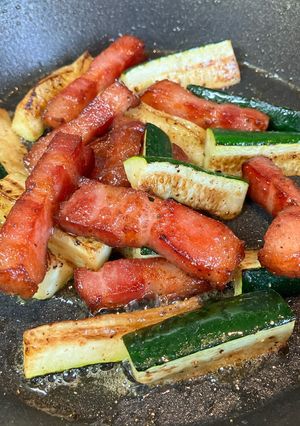 ベーコンとズッキーニのスキレット焼き！-レシピのメイン写真