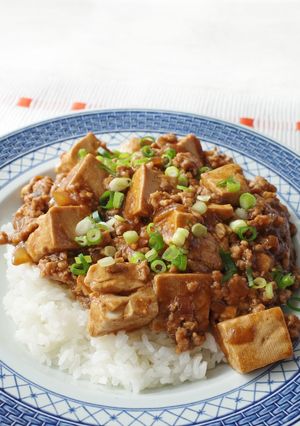 子どもも食べやすい！玉ねぎの麻婆豆腐丼-レシピのメイン写真