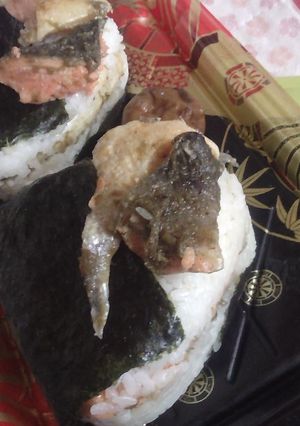 備蓄米で爆弾おにぎりV21銀鮭の焼き鮭２-レシピのメイン写真