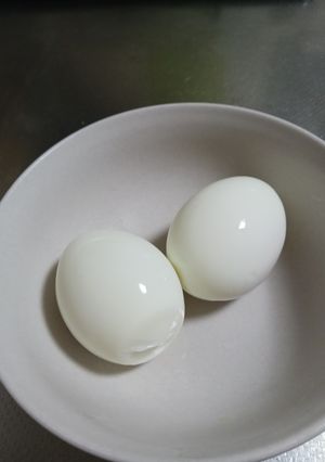 茹で卵の殻を綺麗にむく方法~(固ゆで)-レシピのメイン写真