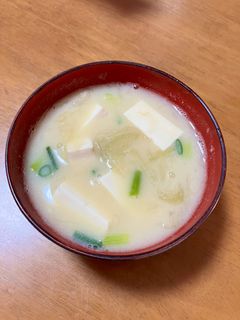 とろろ昆布入り味噌汁-レシピのメイン写真