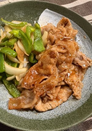 フライパンひとつ！タレがしっかり絡む豚の生姜焼き-レシピのメイン写真