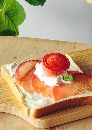 薔薇煮りんごクリチトースト☆朝食☆食パン-レシピのメイン写真