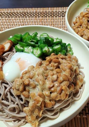 🤍ネバトロ温玉冷やし蕎麦~薩摩揚げ添え~-レシピのメイン写真