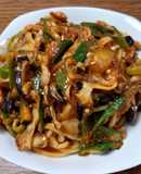 ナスとオクラと舞茸のトマトパスタ