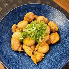 รูปของ 鶏肉と団子の甘辛炒め