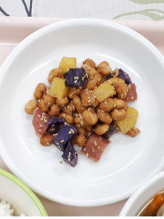 【給食】カラフルじゃがいもと大豆の揚げ煮-レシピのメイン写真