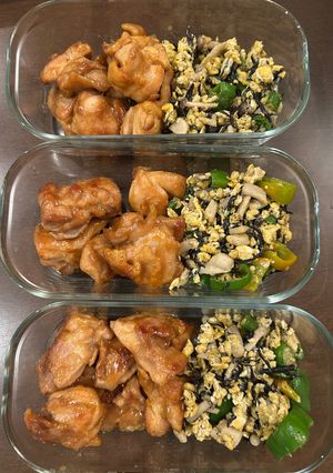 冷凍弁当：鶏の照焼大蒜生姜風味（写真左）-レシピのメイン写真