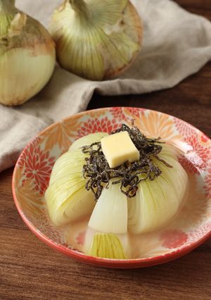 【新玉ねぎのレンジ蒸し★塩昆布バター味】-レシピのメイン写真
