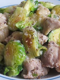 鶏もも肉と芽キャベツの塩麹炒め-レシピのメイン写真