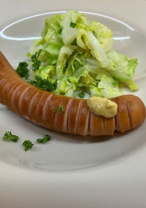 春キャベツとプリッと！ウインナーの蒸し煮-レシピのメイン写真