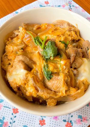 お出汁香る♪つゆだく親子丼-レシピのメイン写真