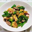 簡単夕飯主菜ブロッコリーとじゃがいも蛸バジル炒め