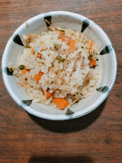 なめ茸と人参とかいわれ大根炊き込みご飯-レシピのメイン写真
