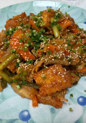 にんにくの芽と人参と豚肉のキムチ炒め＆厚揚げ-レシピのメイン写真