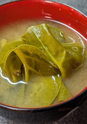 ほんのり苦み！つるむらさきのお味噌汁-レシピのメイン写真
