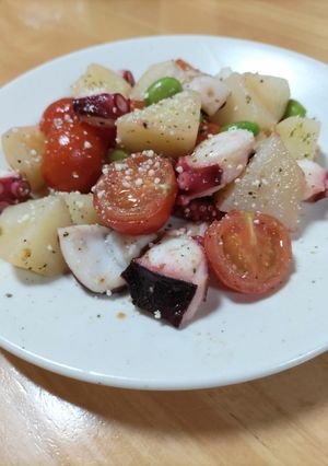 タコとじゃがいもとミニトマトのイタリアン-レシピのメイン写真
