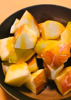 ザク切りリンゴ●はちみつ＆練乳トッピング-レシピのメイン写真