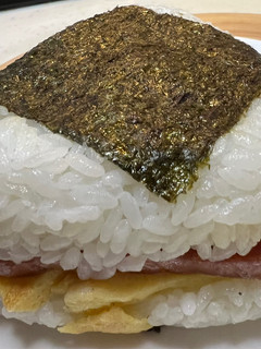 世界ごはん万博ポーク玉子ツナマヨおにぎり-レシピのメイン写真