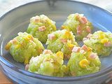 春キャベツをぎゅっと丸めてフライパン蒸し
