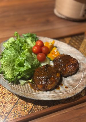 玉ねぎ麹でハンバーグ-レシピのメイン写真