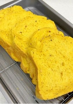 かぼちゃの皮♡もちもち食パン　かぼちゃパン-レシピのメイン写真