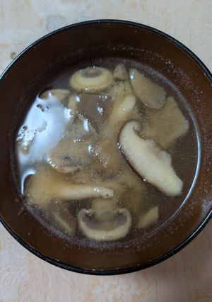 簡単★昼食！冷凍茸のお味噌汁-レシピのメイン写真